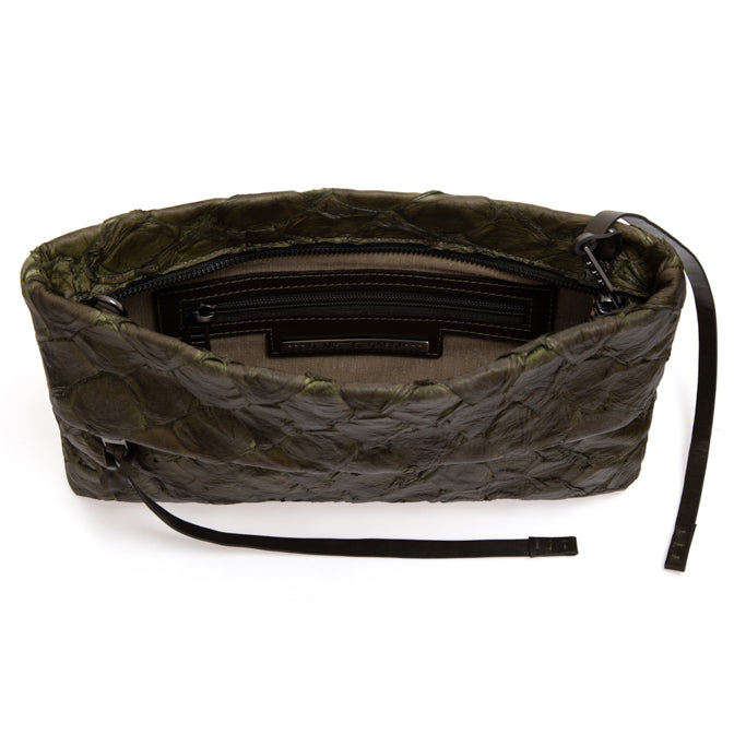 Aquira - Maxi Clutch em Couro de Pirarucu Verde Militar