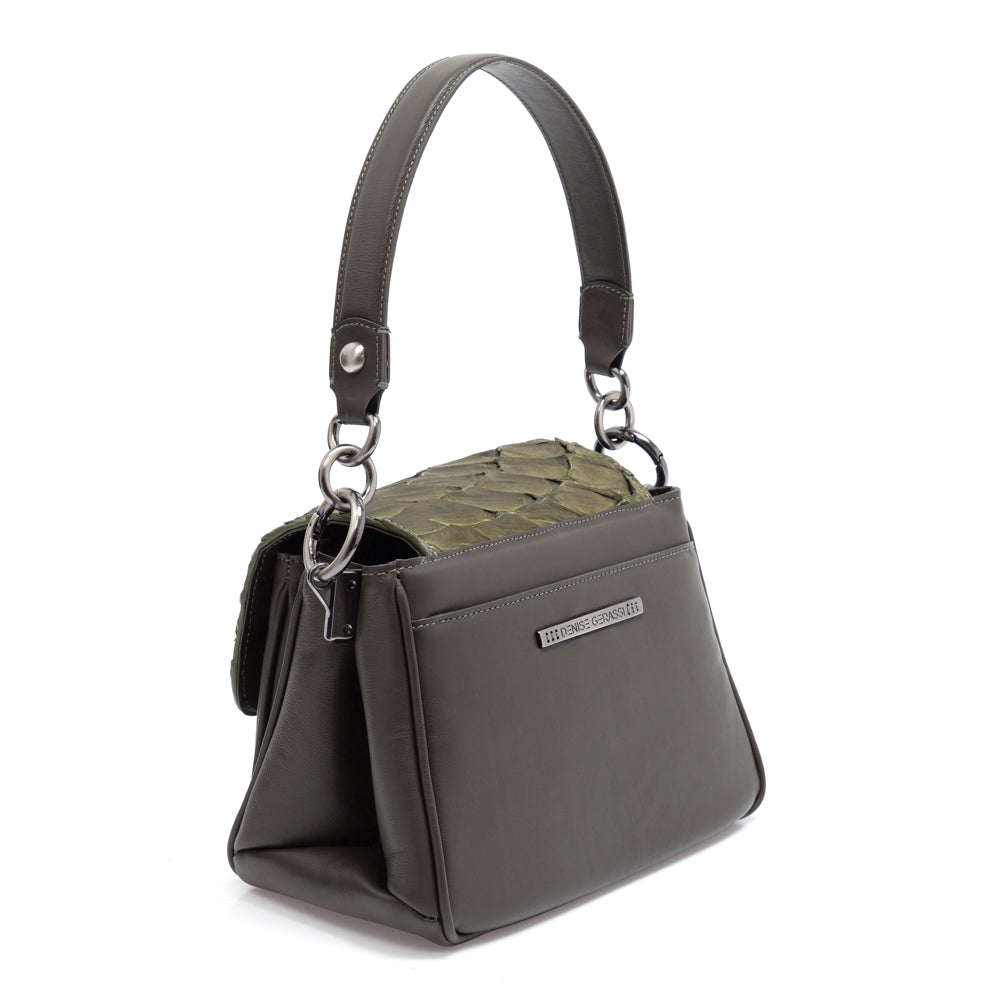 Moara - Handbag em couro com frente em couro de pirarucu. Cor Verde Militar