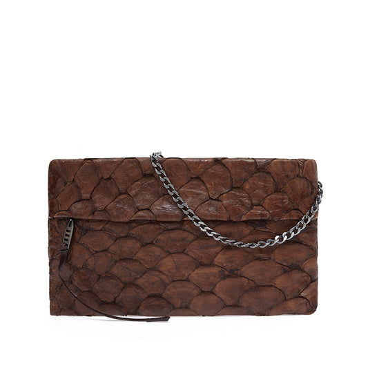 New Aquira - Maxi clutch in pirarucu leather.