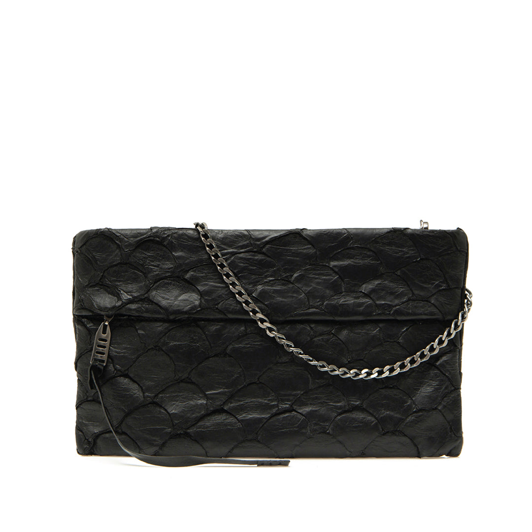 Aquira - Maxi Clutch em Couro de Pirarucu Preta